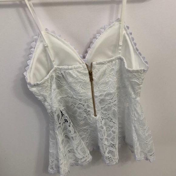 ✨2 for 25✨ White lace babydoll tank top - Picture 2 of 4